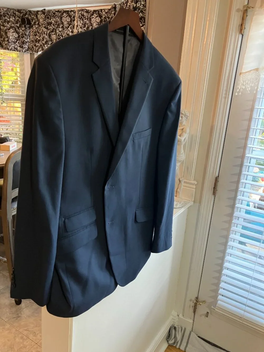 48R Perry Ellis suit